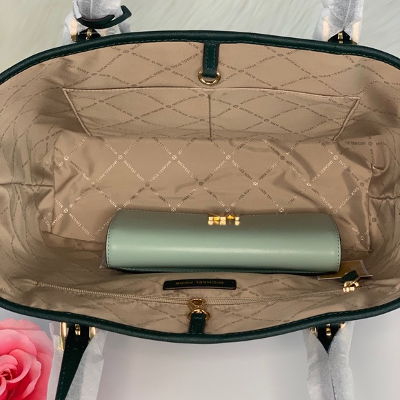 ❤️ Michael Kors CarryAll Tote & Wallet - Picture 4 of 8